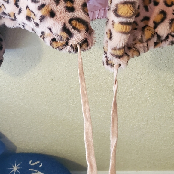 Two PINK Victoria Secret jackets - Picture 15 of 16